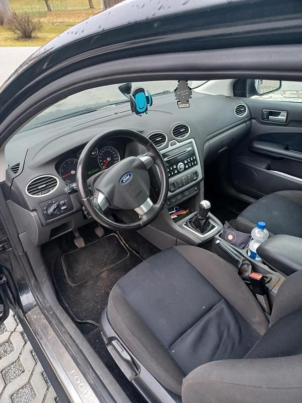 Gebraucht Ford Focus 115 PS (84 kW) 2006 Schwarz Limousine