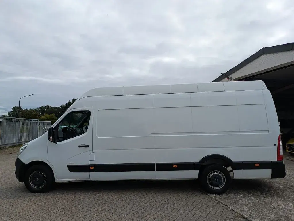 Gebraucht Opel Movano 131 PS (96 kW) 2017 Weiß Van / Kleinbus