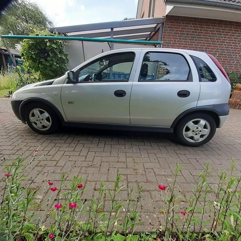 Grau Gebraucht 2003 Opel Corsa Limousine | 500 € (Superpreis) - Bild 1/4