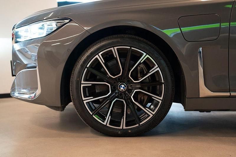 Gebraucht BMW 745L 394 PS (289 kW) 2019 Grau Limousine