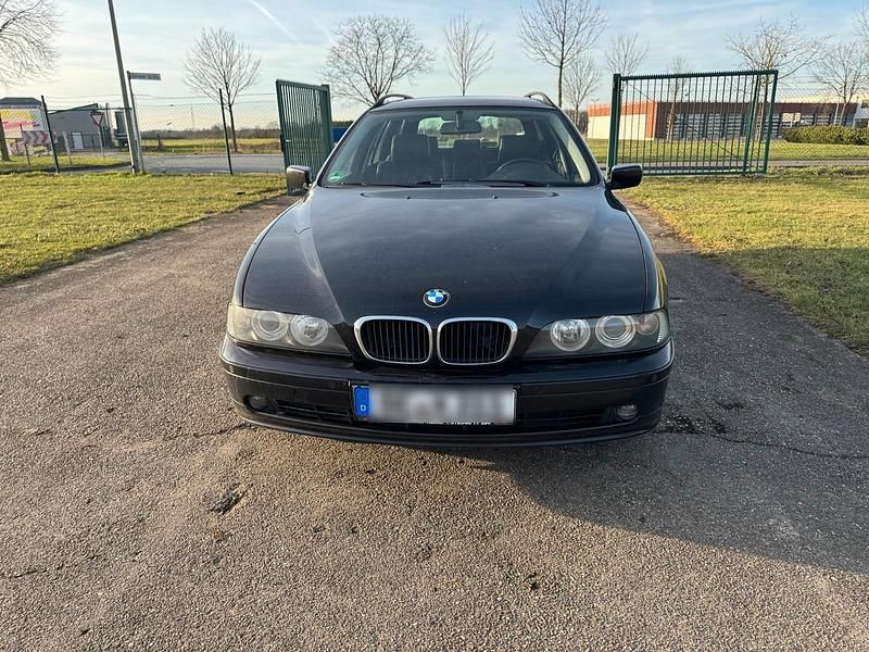 Gebraucht BMW 525 192 PS (141 kW) 2000 Schwarz Kombi
