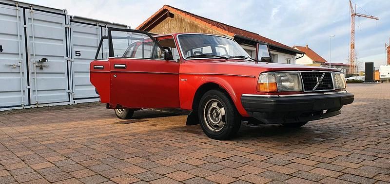 Gebraucht Volvo 244 112 PS (82 kW) 1982 Rot Limousine