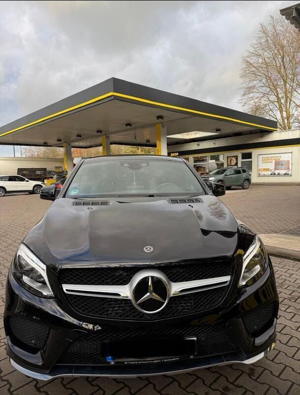Schwarz Gebraucht 2019 Mercedes 350 Coupé | 52.999 € - Bild 1/4