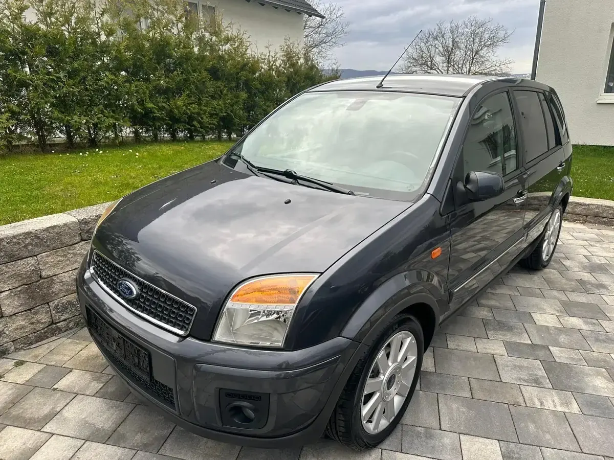 Gebraucht Ford Fusion Ambiente 101 PS (74 kW) 2009 Grau Kleinwagen