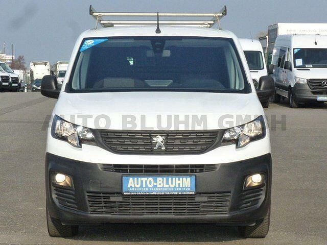 Gebraucht Peugeot Partner Premium 102 PS (75 kW) 2020 Kaolinweiß Van / Kleinbus