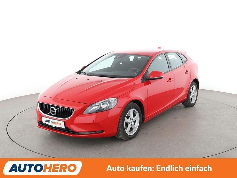 Rot Gebraucht 2017 Volvo V40 Kinetic Kombi | 12.920 € (Superpreis) - Bild 1/3