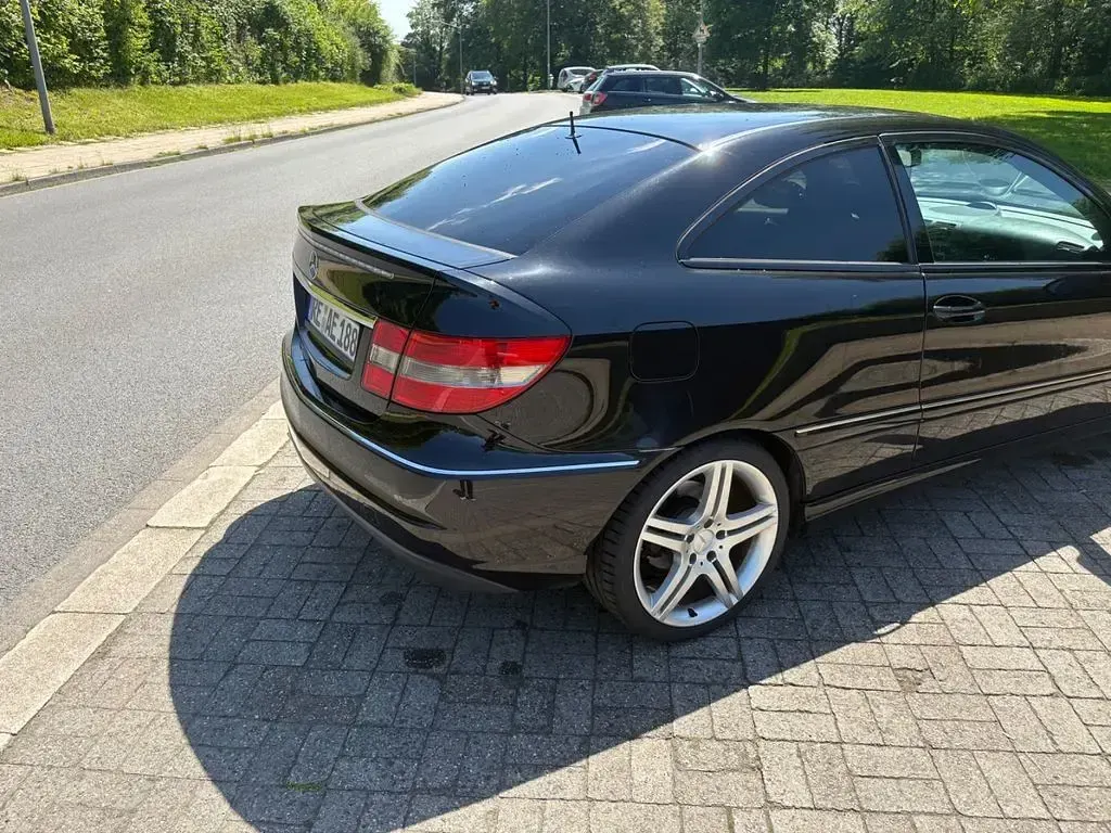 Gebraucht Mercedes CLC200 122 PS (89 kW) 2009 Schwarz Kleinwagen