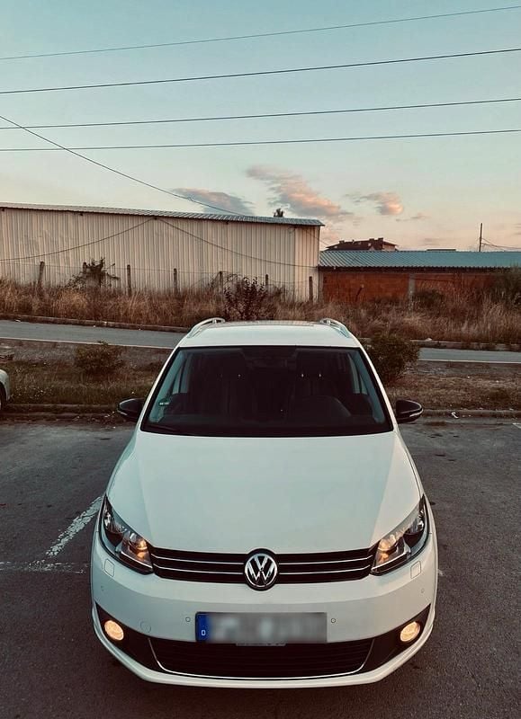 Weiß Gebraucht 2013 VW Touran Van / Kleinbus | 11.500 € (Teuer) - Bild 1/4