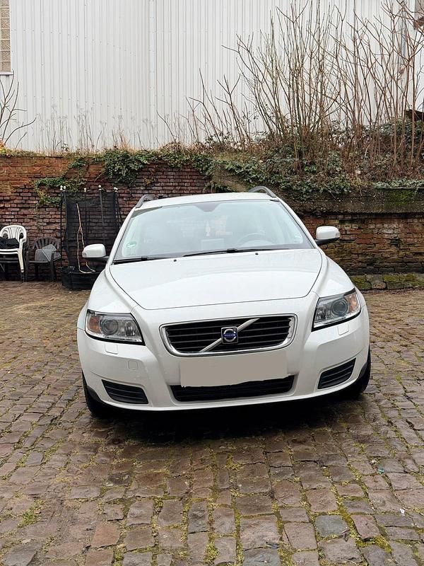 Gebraucht Volvo V50 109 PS (80 kW) 2009 Weiß Kombi