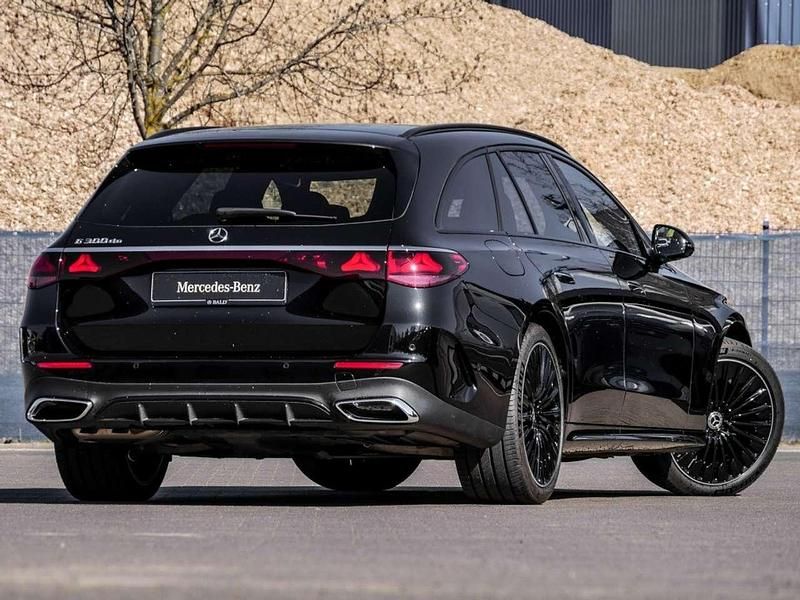 Gebraucht Mercedes E300 AMG 313 PS (230 kW) 2024 Schwarz obsidianschwarz metallic Kombi