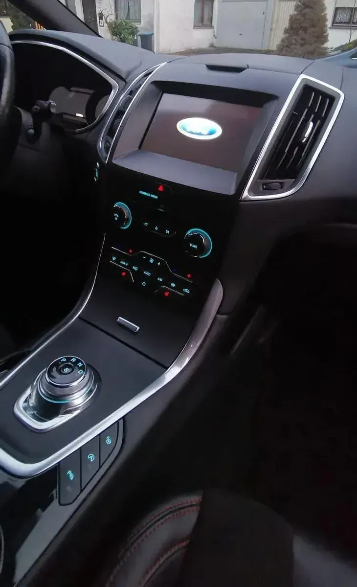 Używany Ford S-MAX ST-Line 190 KM (139 kW) 2018 Szary Minivan