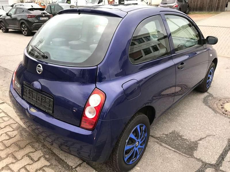 Gebraucht Nissan Micra Visia 65 PS (47 kW) 2004 Samtblau mineraleffekt Kleinwagen