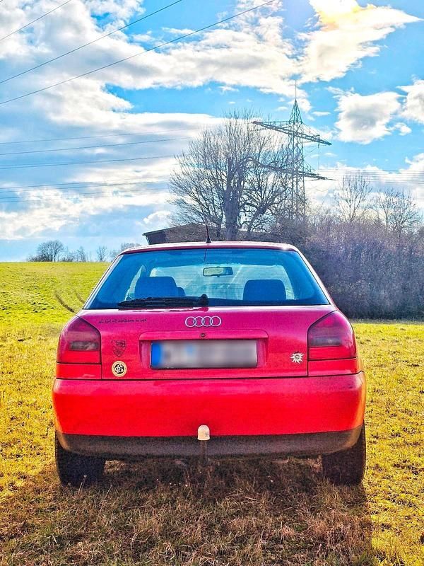 Gebraucht Audi A3 125 PS (91 kW) 1997 Rot Kleinwagen