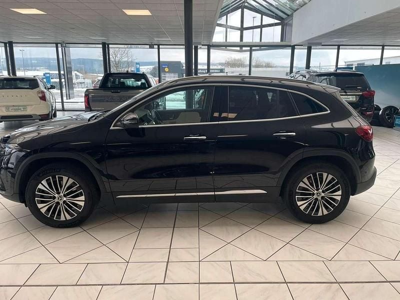 Gebraucht Mercedes EQA300 167 kW (228 PS) 2024 Kosmosschwarz  metalliclack SUV