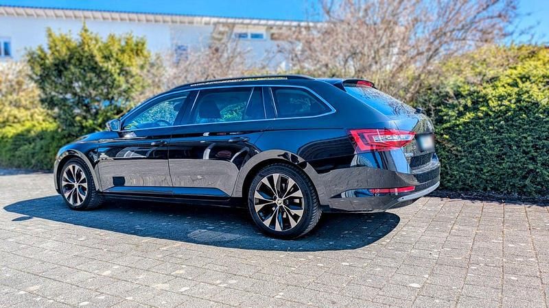 Gebraucht Skoda Superb 150 PS (110 kW) 2019 Schwarz Kombi
