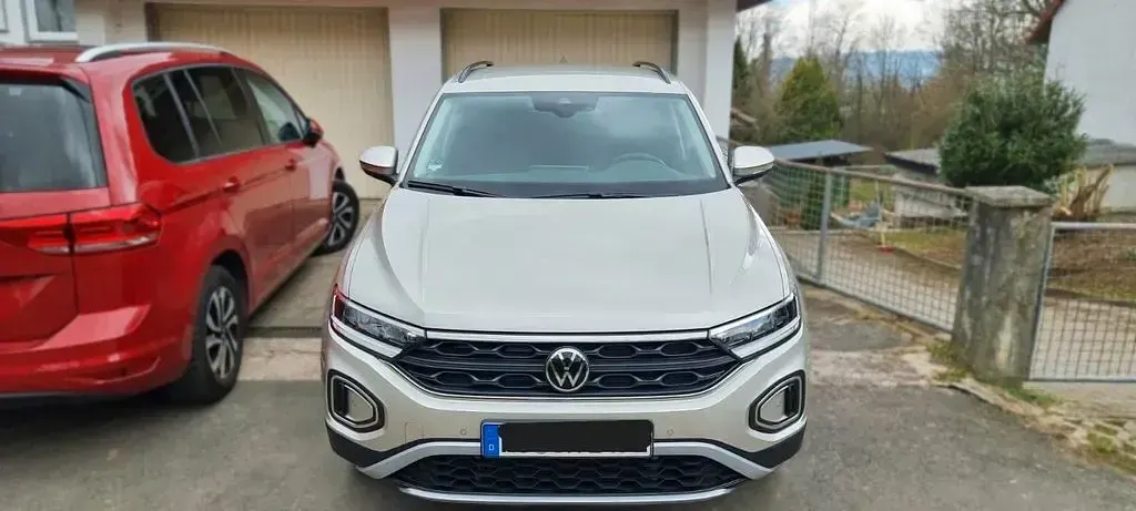 Gebraucht VW T-Roc Life 150 PS (110 kW) 2024 Silber SUV