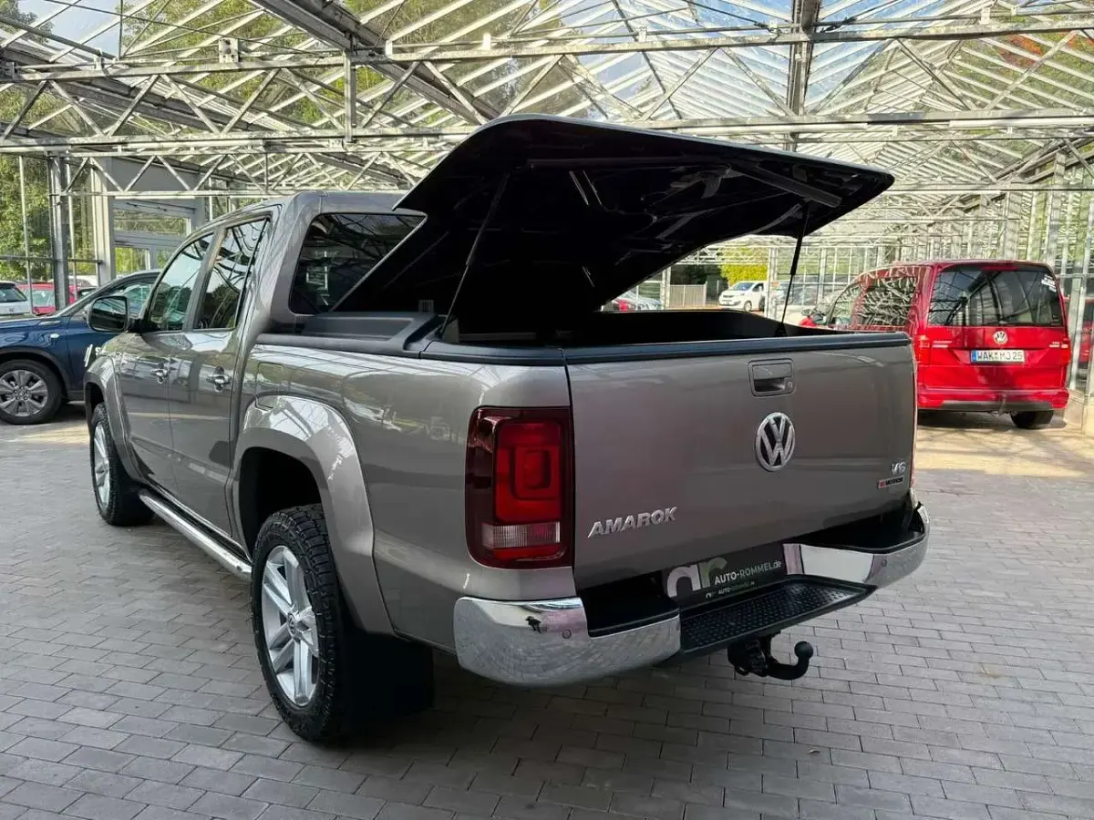 Gebraucht VW Amarok Highline 258 PS (189 kW) 2019 Mojavebeige (metallic) Pickup