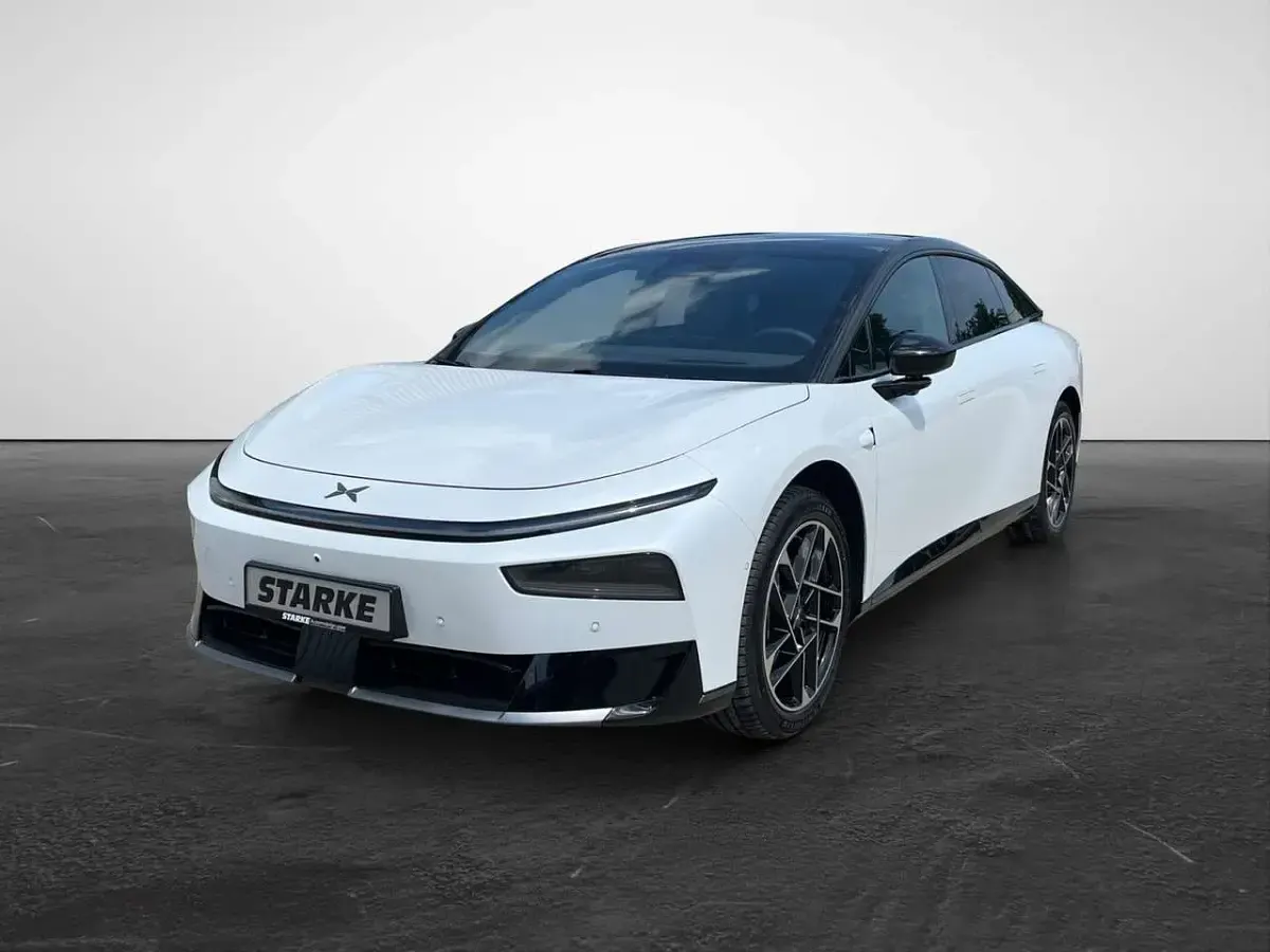 Neu XPENG P7 RWD Long Range 230 kW (313 PS) 2026 Arctic white Limousine