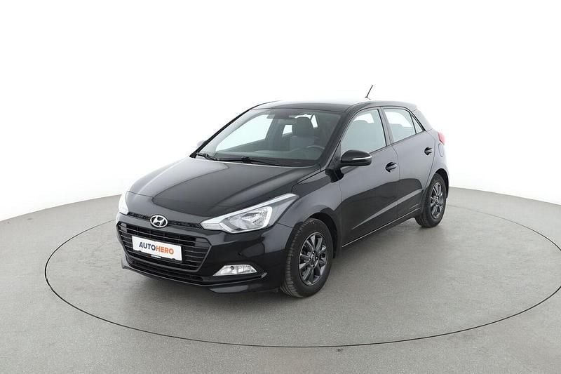 Schwarz Gebraucht 2017 Hyundai i20 YES! Limousine | 9.950 € (Fairer Preis) - Bild 1/3