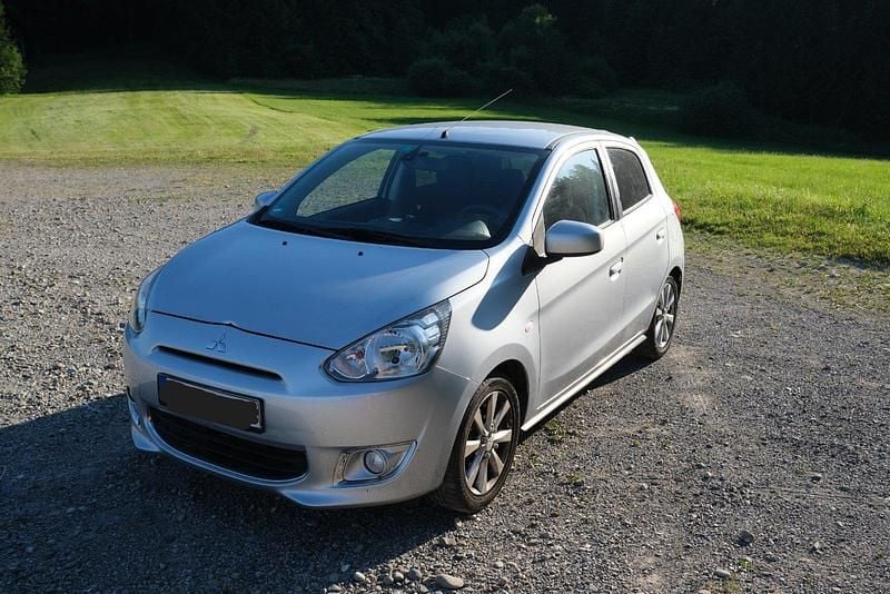 Gebraucht Mitsubishi Space Star Intense 80 PS (58 kW) 2013 Grau Kleinwagen