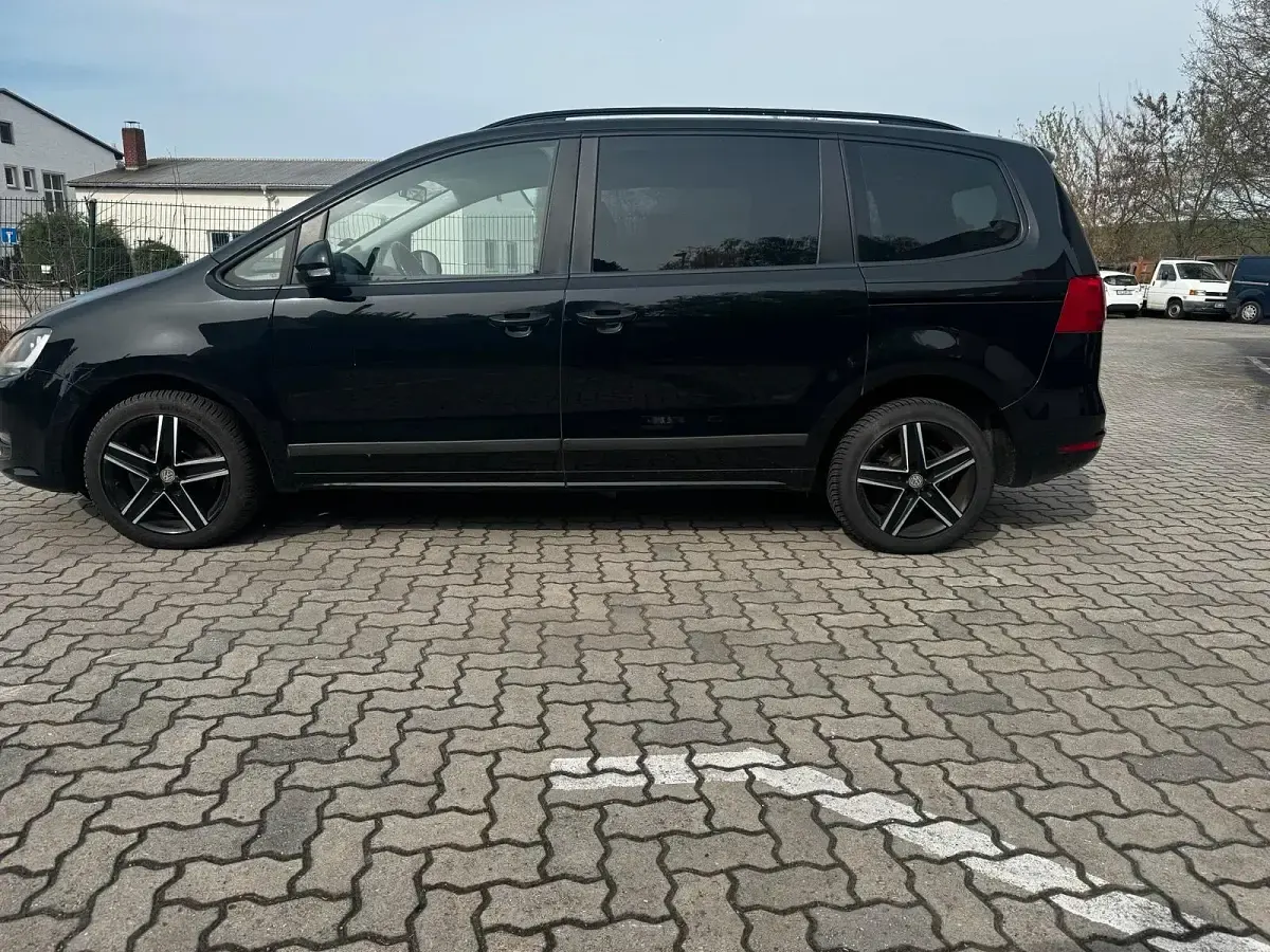 Gebraucht VW Sharan 140 PS (102 kW) 2011 Schwarz Van / Kleinbus
