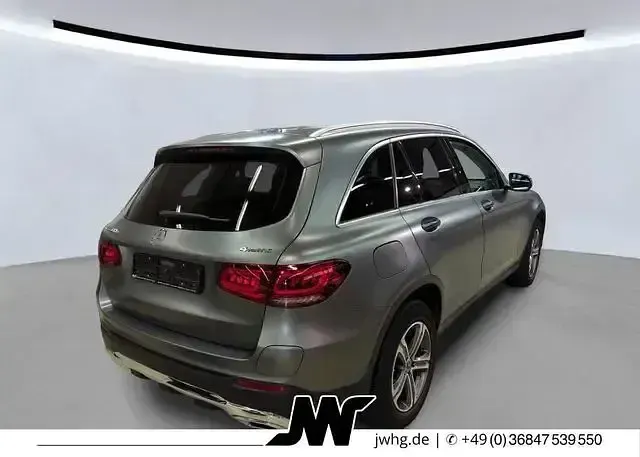 Gebraucht Mercedes GLC300e 320 PS (235 kW) 2022 Grau SUV