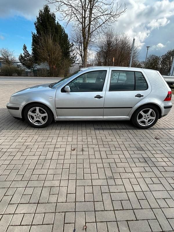 Gebraucht VW Golf IV 101 PS (74 kW) 2001 Silber Kleinwagen