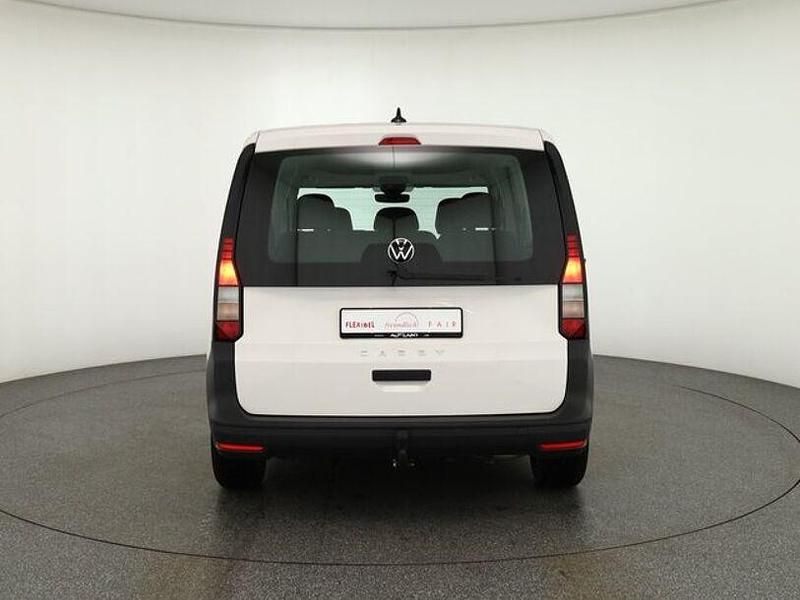 Second-hand VW Caddy 114 CP (83 kW) 2022 Alb Monovolum