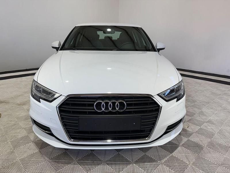 Gebraucht Audi A3 Sport 150 PS (110 kW) 2019 Weiß Limousine