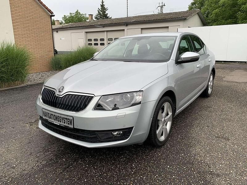 Silber Gebraucht 2013 Skoda Octavia Elegance Limousine | 11.250 € (Guter Preis) - Bild 1/4