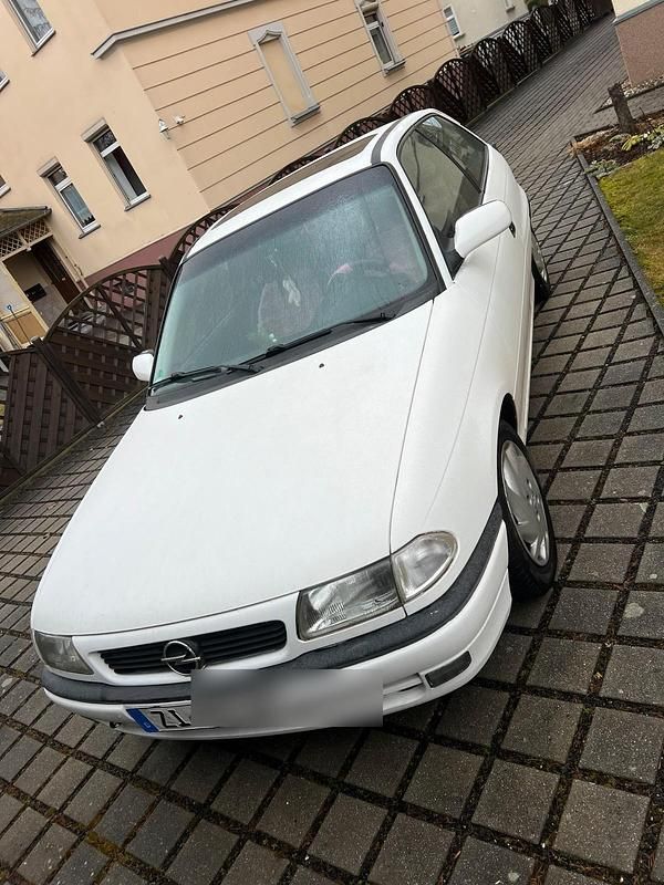 Gebraucht Opel Astra 60 PS (44 kW) 1997 Weiß Kleinwagen