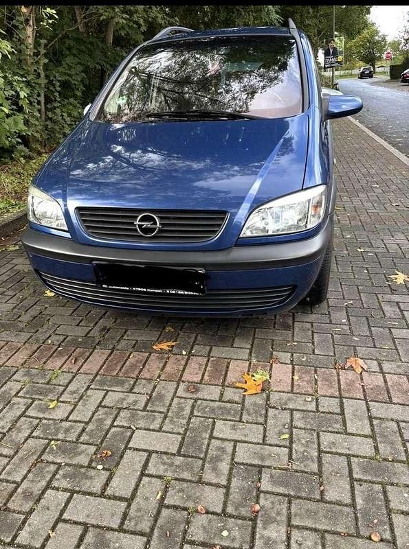 Gebraucht Opel Zafira Selection 147 PS (108 kW) 2002 Blau Van / Kleinbus