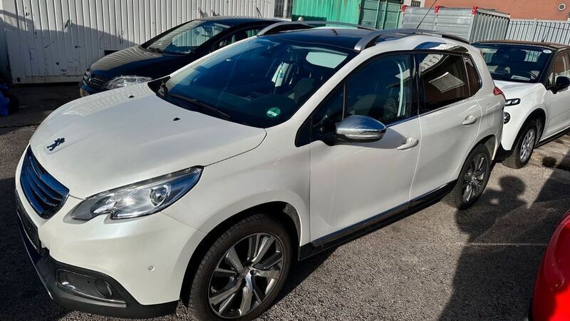 Weiß Gebraucht 2015 Peugeot 2008 Allure SUV | 6.490 € (Guter Preis) - Bild 1/4