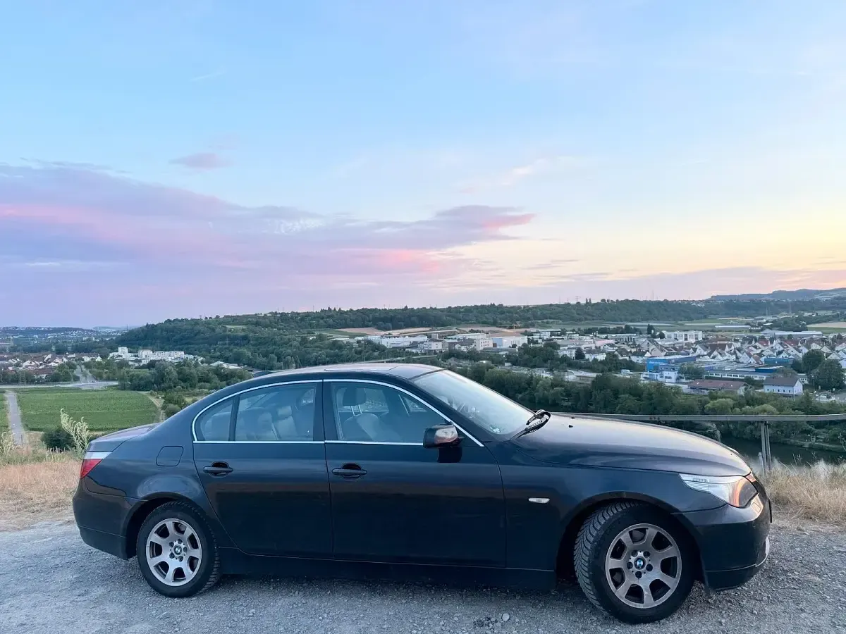 Gebraucht BMW 523 177 PS (130 kW) 2005 Schwarz Limousine