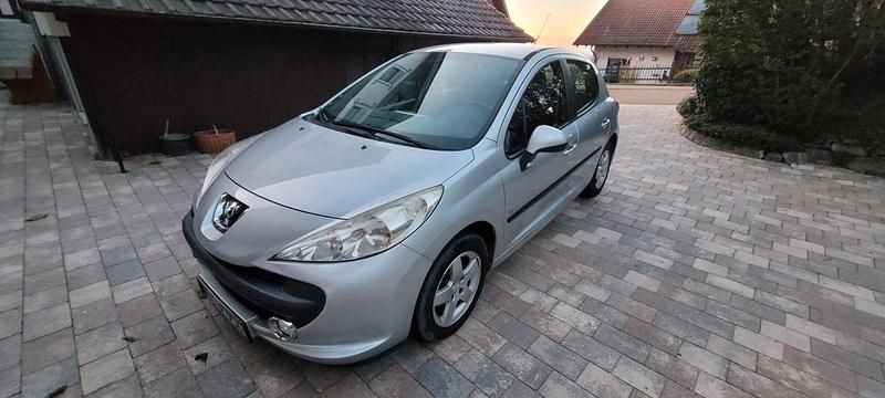 Silber Gebraucht 2010 Peugeot 207 Kleinwagen | 2.800 € (Fairer Preis) - Bild 1/4