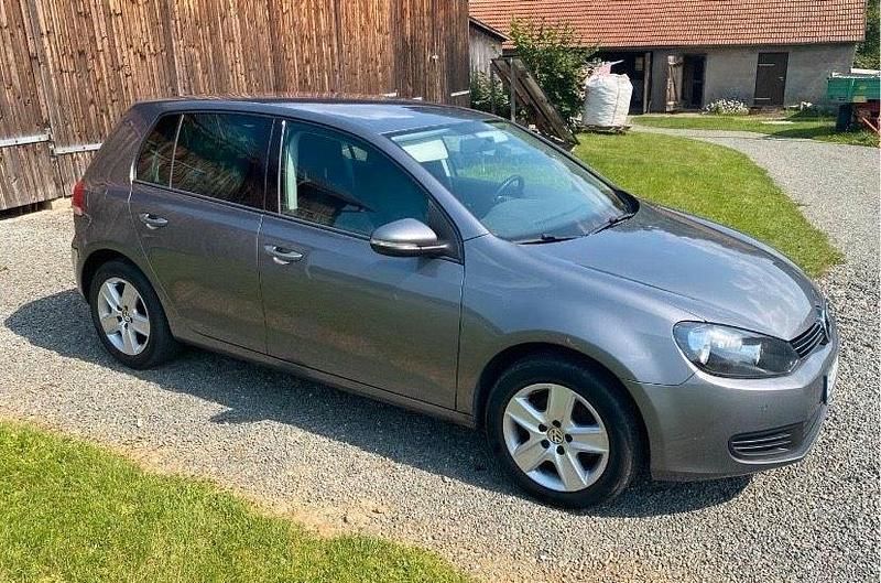 Grau Gebraucht 2010 VW Golf VI Kleinwagen | 2.600 € (Superpreis) - Bild 1/4