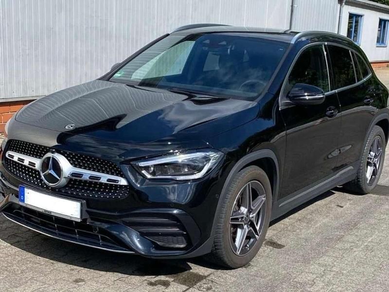 Gebraucht Mercedes GLA180 AMG line 136 PS (100 kW) 2022 Schwarz SUV