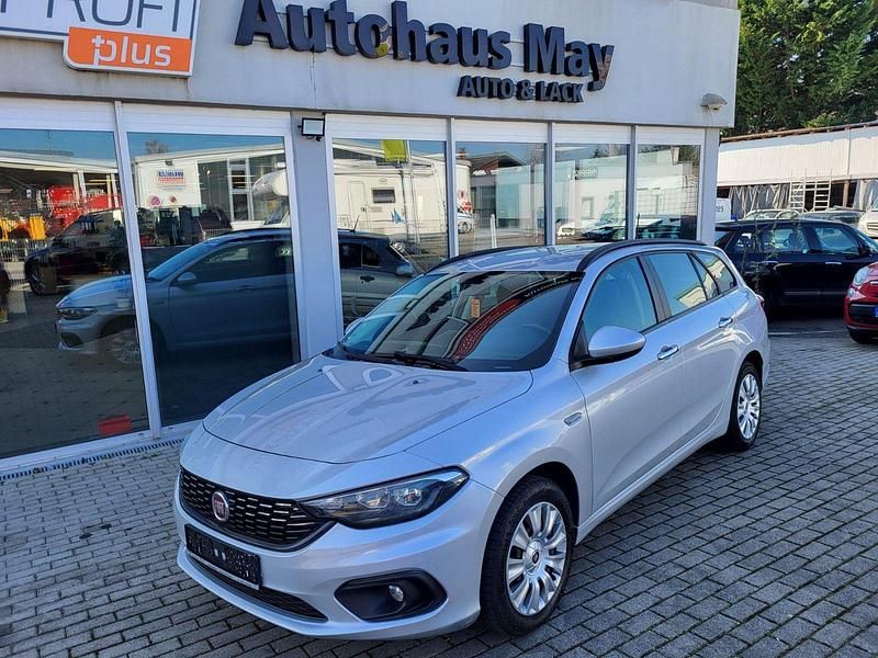 Gebraucht Fiat Tipo Easy 95 PS (69 kW) 2018 Silber Kombi