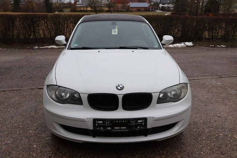 Gebraucht BMW 116 122 PS (89 kW) 2011 Weiß Kleinwagen