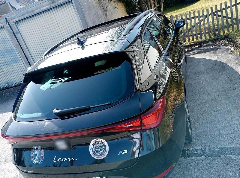 Gebraucht Seat Leon FR 130 PS (95 kW) 2022 Schwarz Kombi