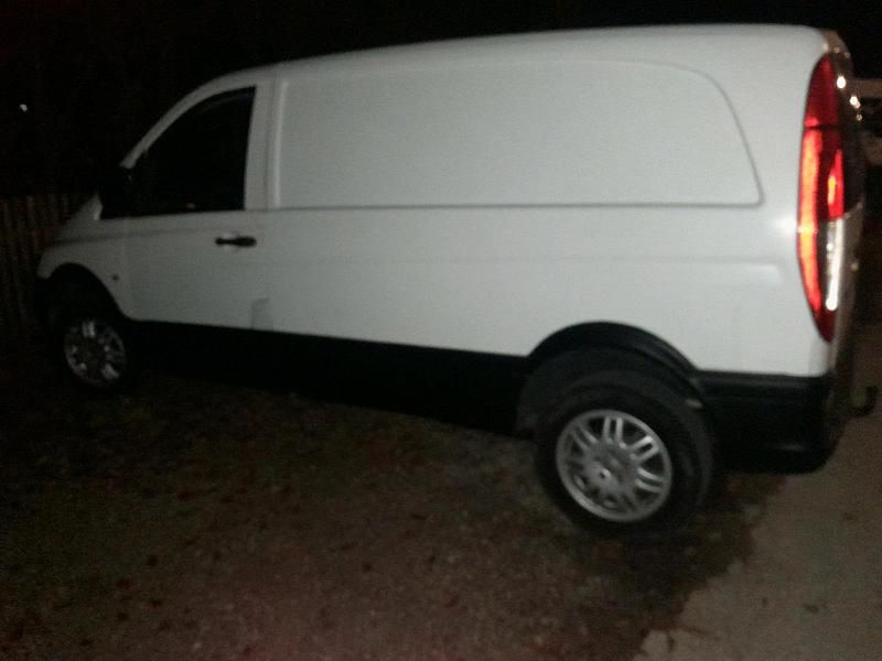 Weiß Gebraucht 2006 Mercedes Vito Van | 3.250 € - Bild 1/4