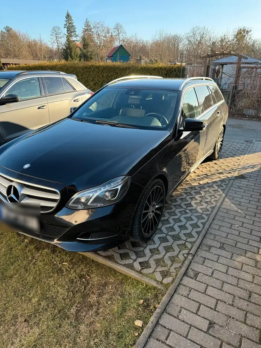 Gebraucht Mercedes E220 170 PS (125 kW) 2013 Schwarz Kombi