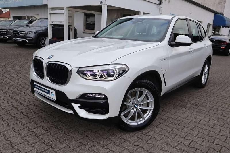 Mineralweiss metallic Gebraucht 2021 BMW X3 Advantage SUV | 28.970 € (Fairer Preis) - Bild 1/2