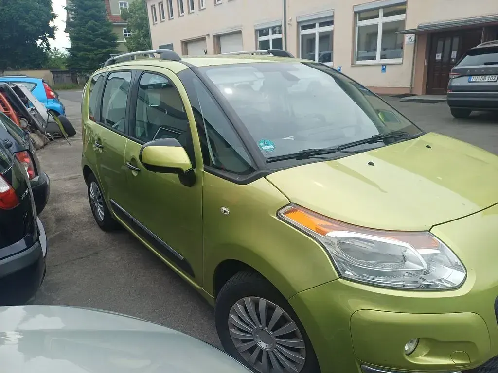 Gebraucht Citroën C3 Picasso SELECTION 95 PS (69 kW) 2010 Gelb Van / Kleinbus