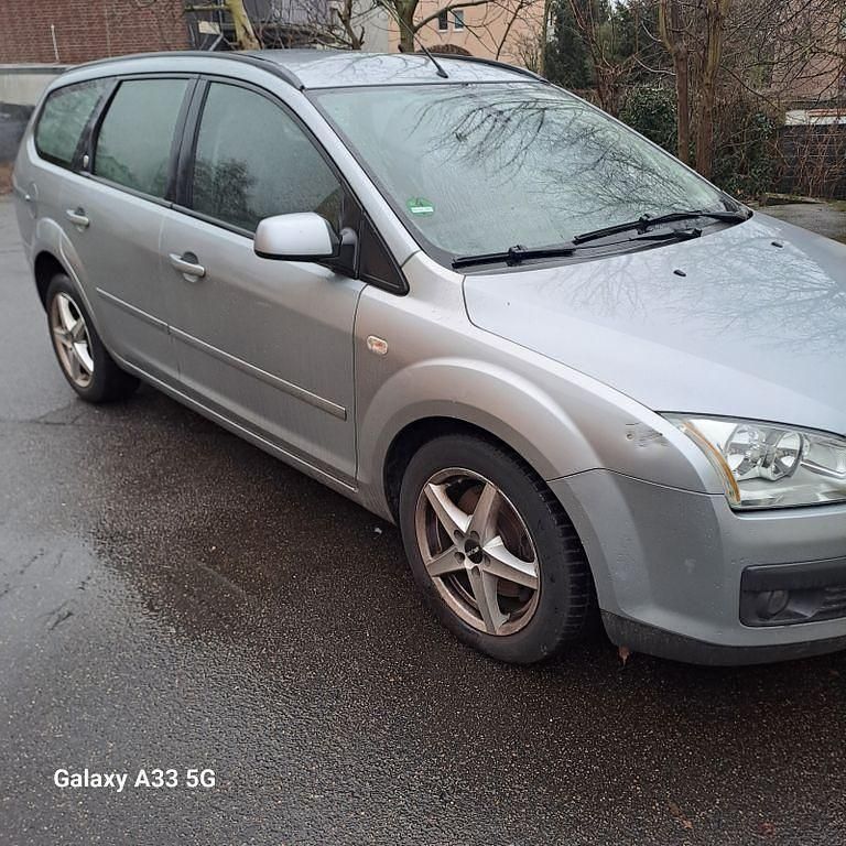 Gebraucht Ford Focus Ghia 145 PS (106 kW) 2005 Grau Kombi