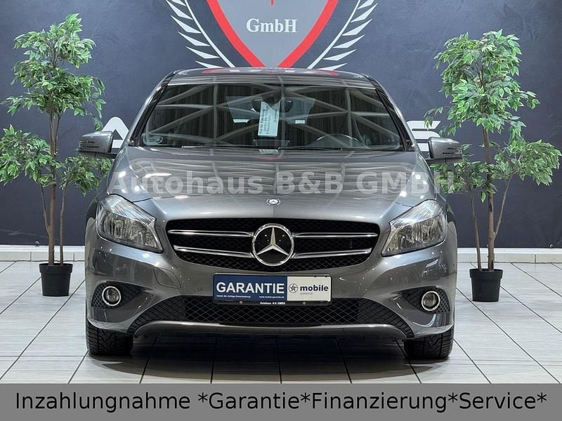 Gebraucht Mercedes A180 122 PS (89 kW) 2012 Grau Kleinwagen