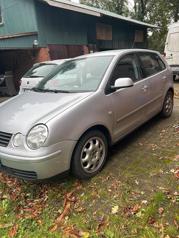 Silber Gebraucht 2003 VW Polo Kleinwagen | 500 € (Superpreis) - Bild 1/4