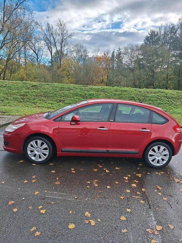 Rot Gebraucht 2006 Citroën C4 Limousine | 1.300 € (Guter Preis) - Bild 1/4