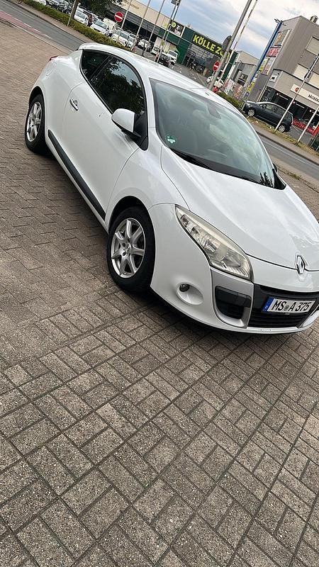Weiß Gebraucht 2009 Renault Mégane Coupé Coupé | 5.700 € - Bild 1/4