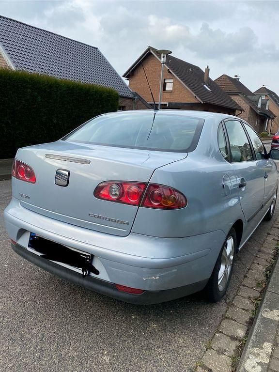 Grau Gebraucht 2006 Seat Cordoba Fresh Limousine | 690 € (Guter Preis) - Bild 1/4
